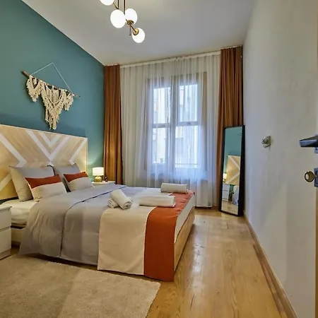 Spacious 2br 3ac 2 Min To Metro - Baysungur D3 Apartment *
