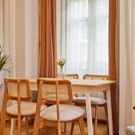 Spacious 2br 3ac 2 Min To Metro - Baysungur D3 * Istanbul